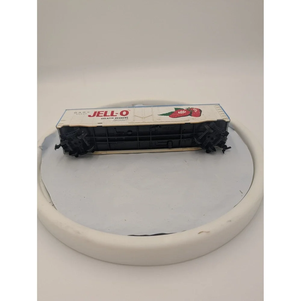 Jell-O Gelatin Dessert HO Scale Boxcar GARX 50823 White Blue Strawberry Train